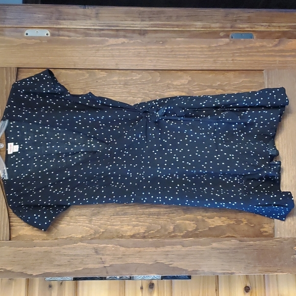 Mossimo Supply Co. Dresses & Skirts - MOSSIMO BLACK AND WHITE SIDE TIE DRESS